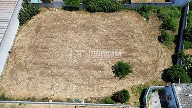 TERRENO RESIDENZIALE IN ZONA CASTROMEDIANO