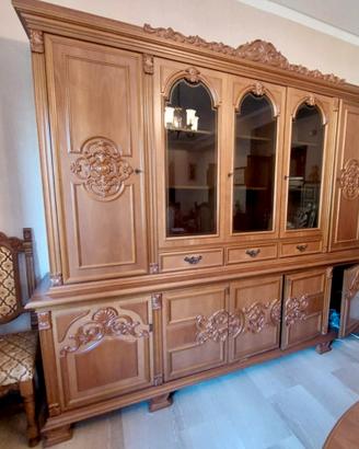 Vetrina in stile classico barocco 