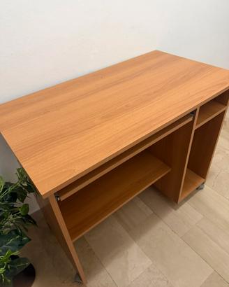 Scrivania postazione pc fisso