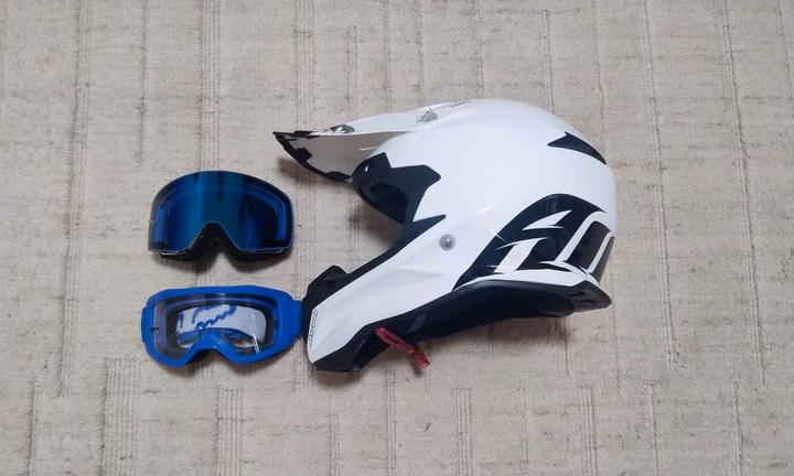 🚀Casco Airoh Twist Bianco + Visiere