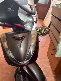 SH 300i