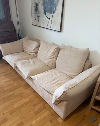 Divano lunghezza 2 metri e 12 cm