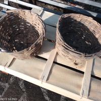 2 piccoli cestini da collezione vecchi.
