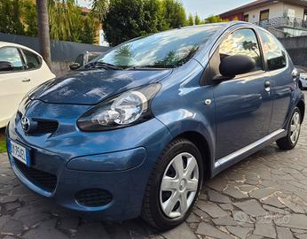 Toyota Aygo 1.0 12V VVT-i 5 porte Sol