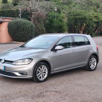 Volkswagen Golf 7,5 1.6 TDI 115 cv Business + pneu