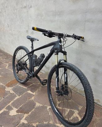 MTB Whistle 29" carbonio L