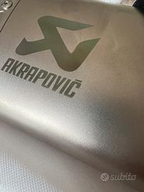 Terminale scarico akrapovic