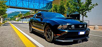 Ford Mustang Shelby (no superbollo)