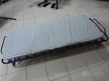 Letto pieghevole singolo (brandina) con materasso