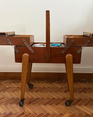 Scatola da cucito vintage in legno anni ‘60/‘70