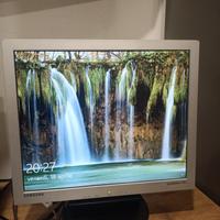 Computer windows 10 pro con monitor