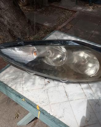 Faro Ford Fiesta tdci 2012 lato guida