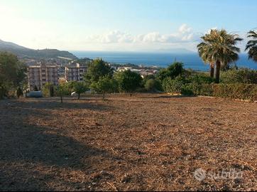 Terreno panoramico con vista Isole Eolie