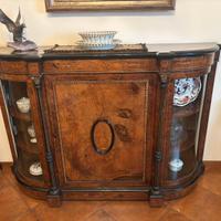 Credenza antica