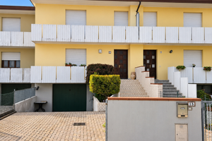 Villetta a schiera con garage e ampi spazi a Muzza