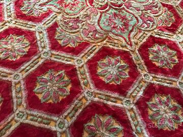 Copriletto in velluto colorato