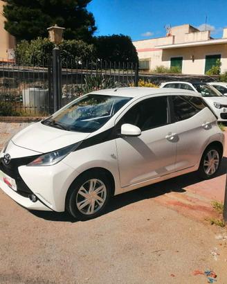 TOYOTA AYGO 1.0 2018 69cv FULL EURO6