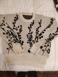 Maglione bianco con fiori