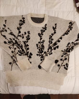 Maglione bianco con fiori