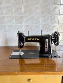 Macchina da Cucire Necchi