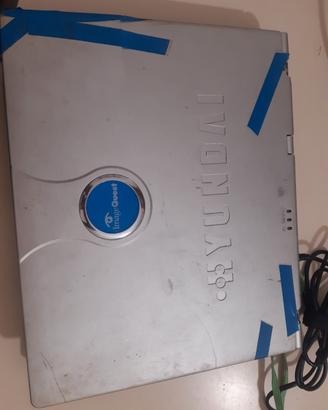 PC portatile  rotto con alimentatore