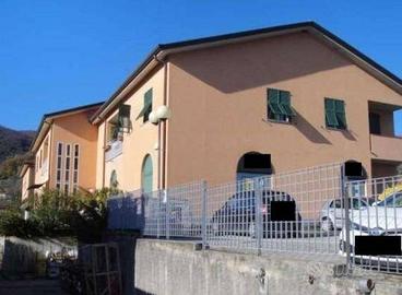 Immobile in asta di 142 m² con 5 locali e box auto