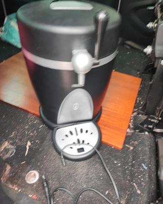 Dispensatore e refrigeratore di birra .