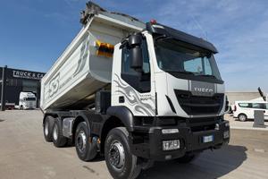 Mezzo d'opera Iveco trakker 500 euro 6 ribaltabile