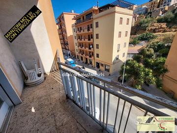 Panoramico Campo sportivo mq 130 e terrazza mq 50