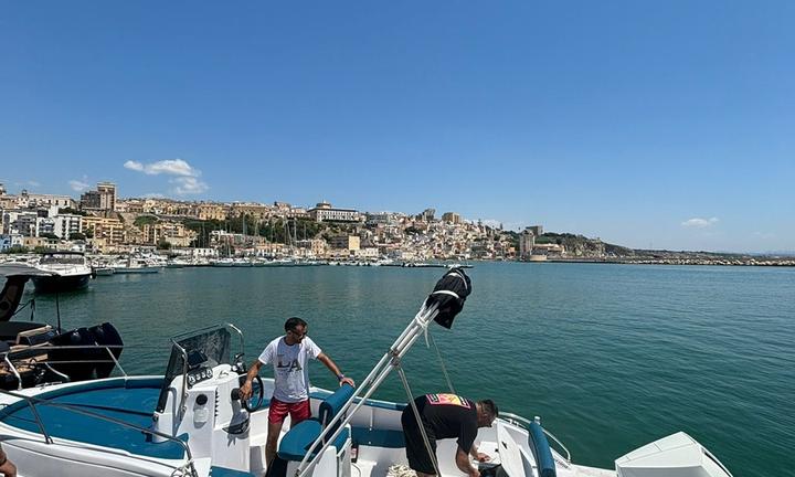 Blumax 23 open con motore f150 mercury 2025