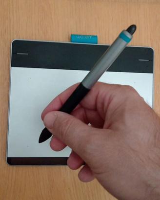 tavoletta grafica Wacom intuos pen and touch small