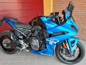 suzuki gsx 8r 