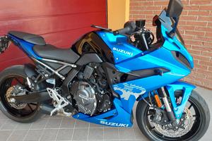 suzuki gsx 8r 