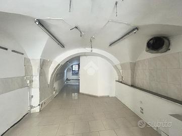 NEGOZIO A SARZANA