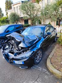 Alfa romeo Giulia 2.2 150cv 2017 incidentata