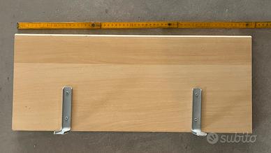 Scaffale in frassino per cameretta