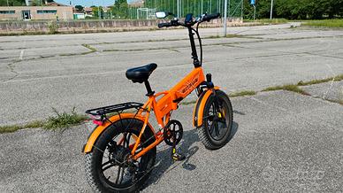 Bicicletta elettrica pieghevole
