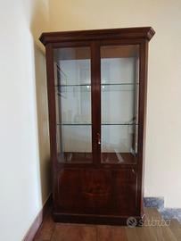 Vetrina espositiva arte povera 