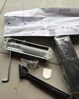 Chiudi porta con arresto