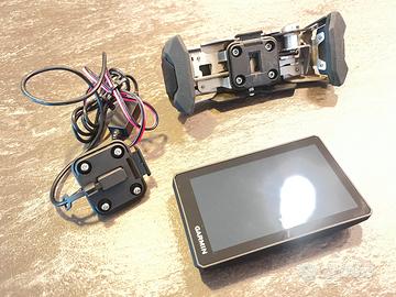 Garmin zumo xt e portanavigatore