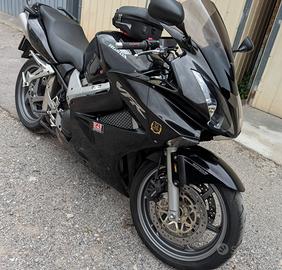 Honda vfr 800 v-tech