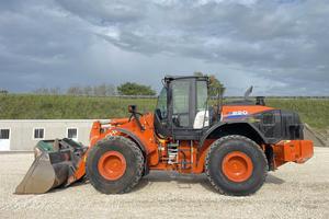 Pala gommata - HITACHI ZW 220-6