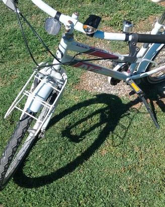 Bicicletta bambina 24 pollici Atala bianca e rosa