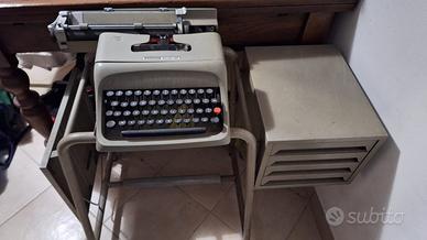 Olivetti Studio 44 con tavolo carrello