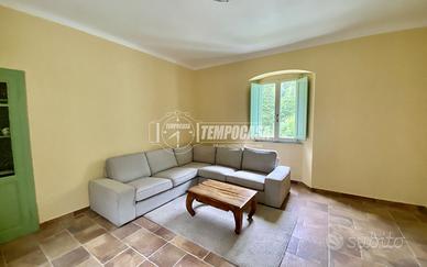 Casa indipendente a Massa 4 locali