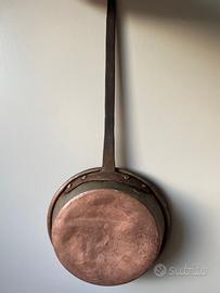 Padella ornamentale vintage da parete in rame.