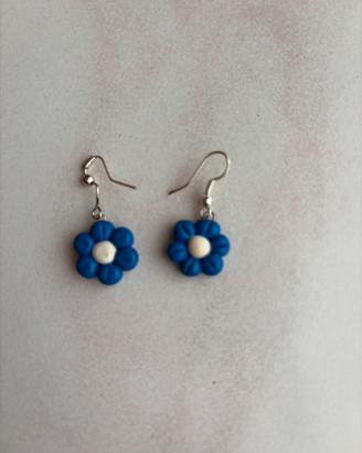 Orecchini con fiore