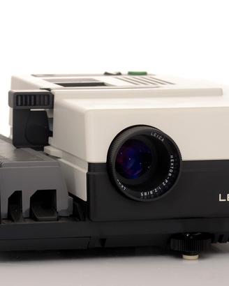 Proiettore di diapositive Leica P150