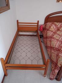 letto singolo in legno