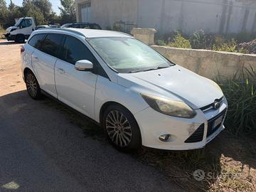 FORD FOCUS TITANIUM
